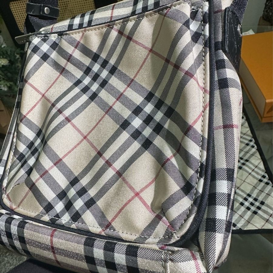 出清 BURBERRY 帆布斜背包-6