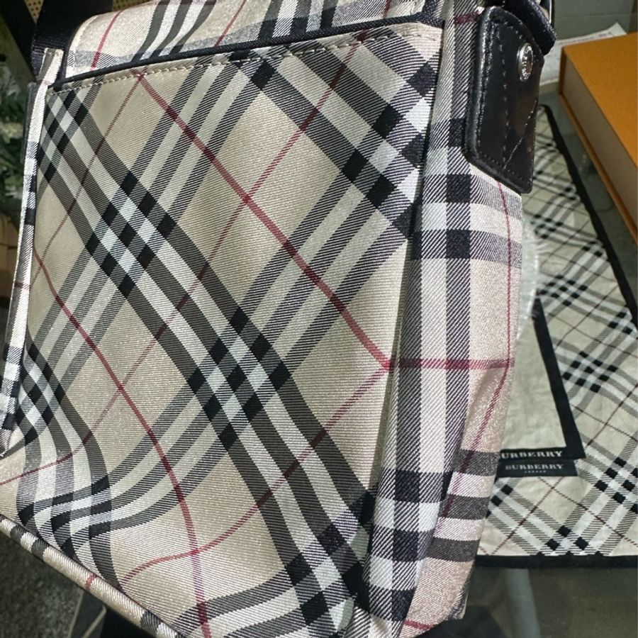 出清 BURBERRY 帆布斜背包-10