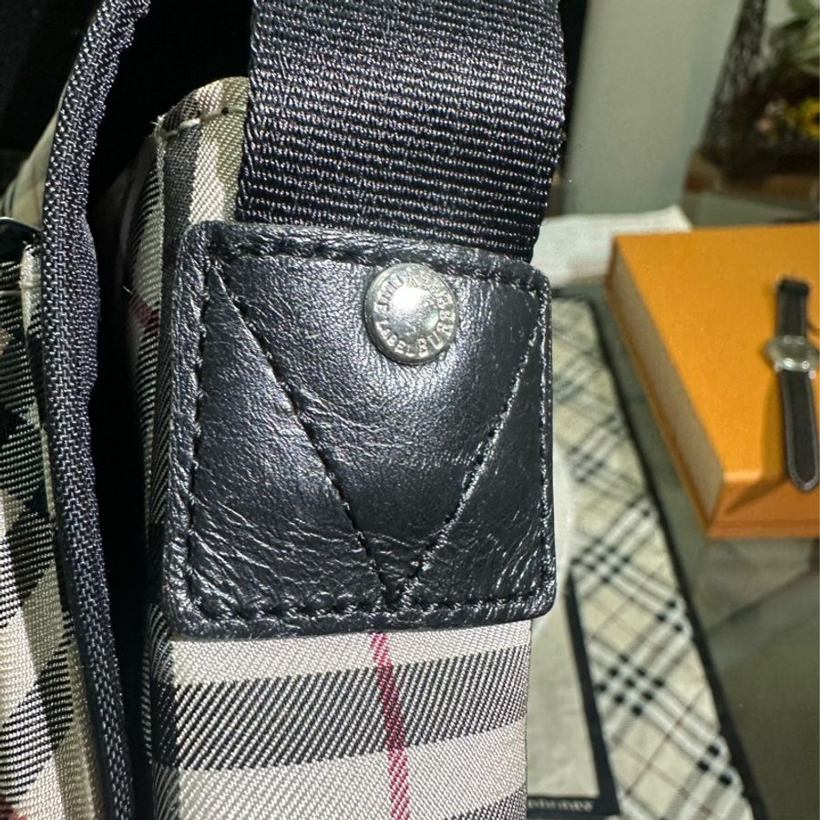 出清 BURBERRY 帆布斜背包-23