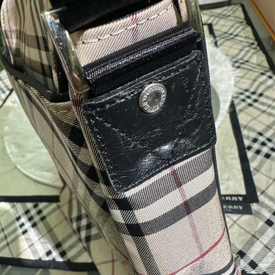 出清 BURBERRY 帆布斜背包-25