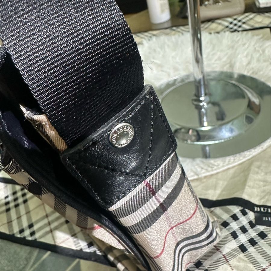 出清 BURBERRY 帆布斜背包-26