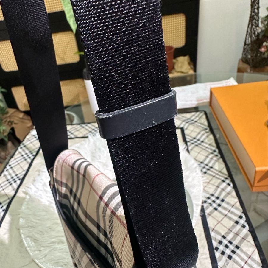 出清 BURBERRY 帆布斜背包-34