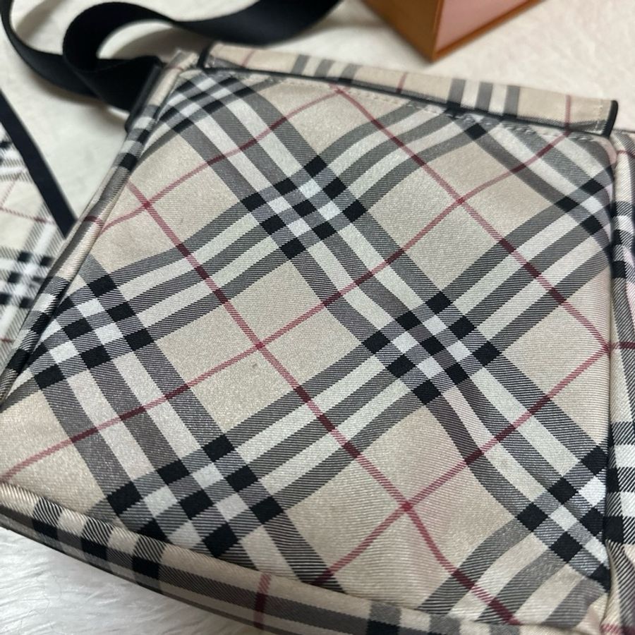 出清 BURBERRY 帆布斜背包-39