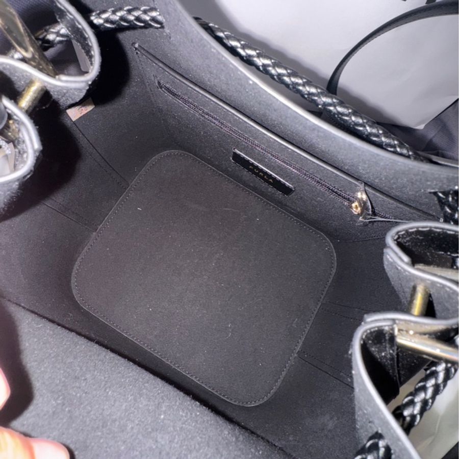 Furla Levante S 黑色皮革水桶包-4