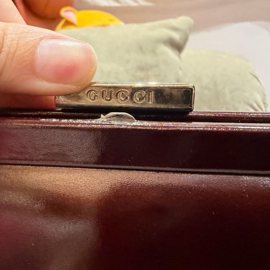 Gucci亮面手提包-9