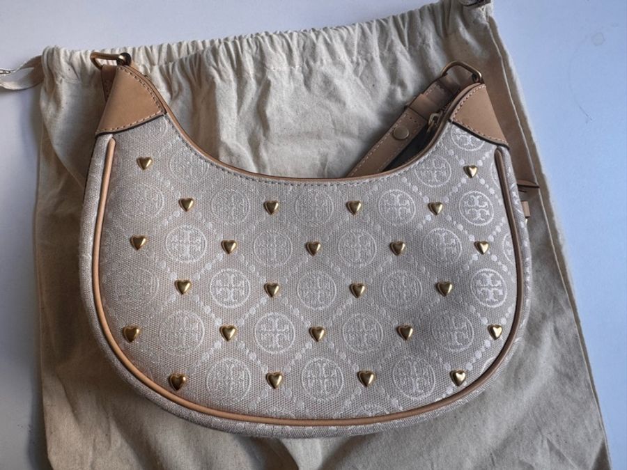 (售出)Tory Burch T Monogram 愛心新月包/腋下包 2024七夕限定款-1