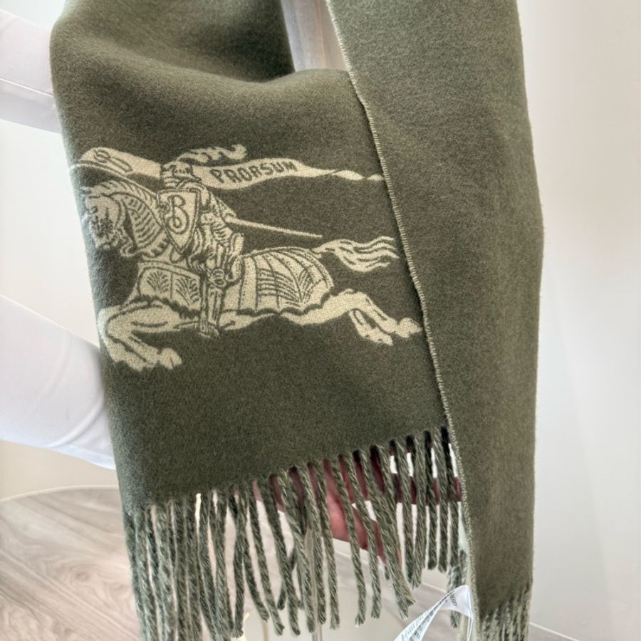 BURBERRY 抹茶色雙面Logo圍巾-5
