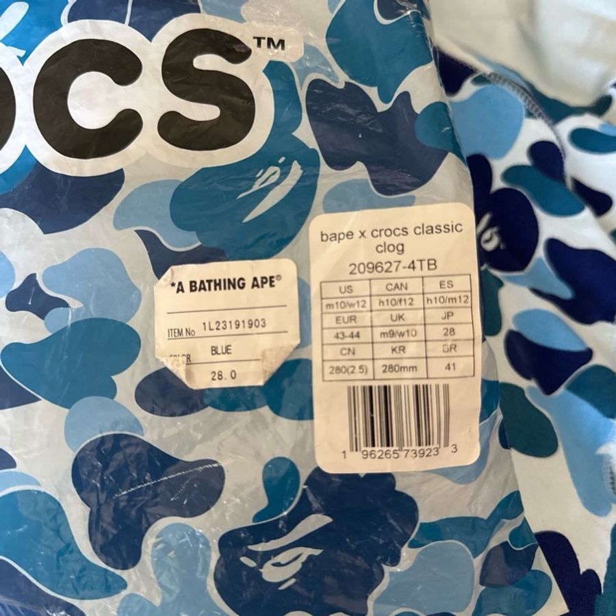 A BATHING APE® BAPE x Crocs Classic Clog 聯名款洞洞鞋-4
