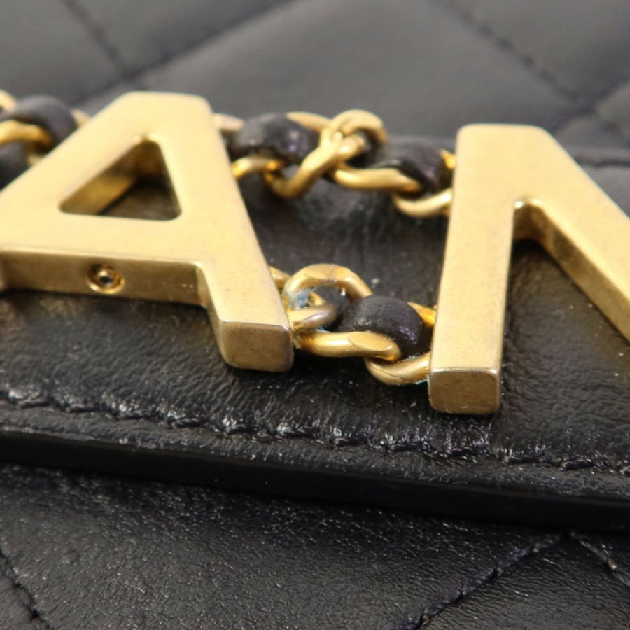 CHANEL 牛皮皮革Enchained Flap Bag金扣鏈帶肩背袋-19