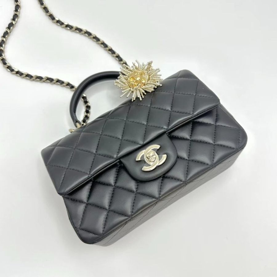 CHANEL 限量獅子頭黑金cf大mini手提包20*12*6 全新閒置配件盒子塵袋-2