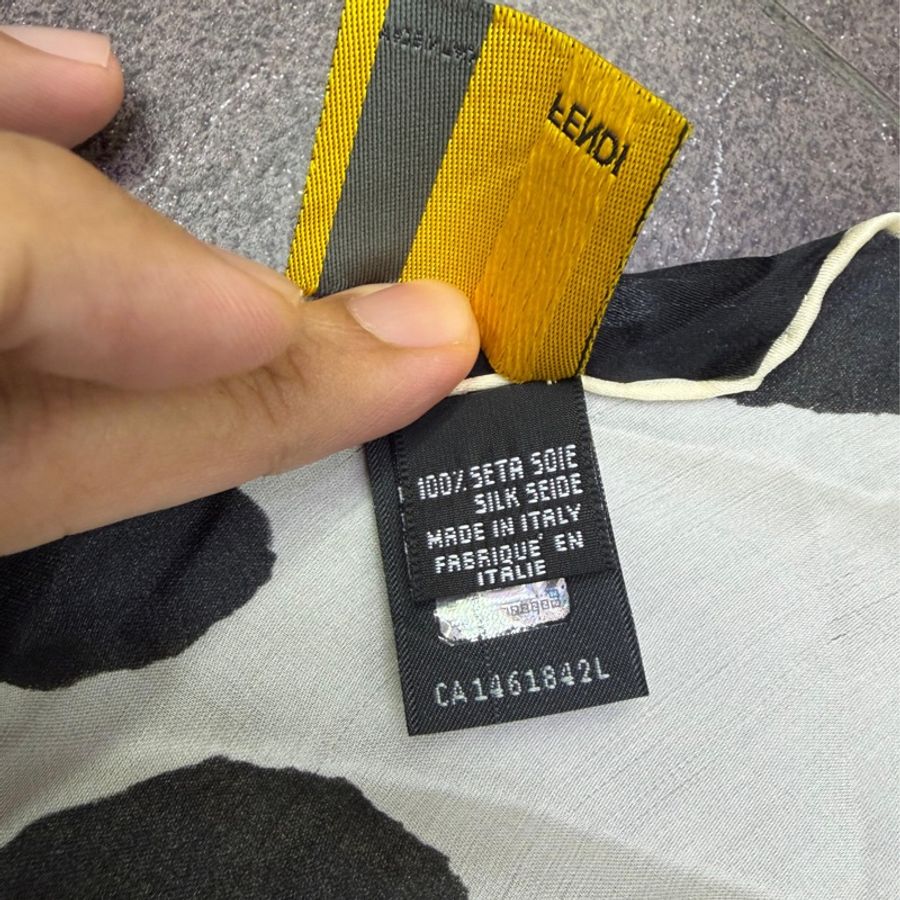 Fendi 絲巾-2
