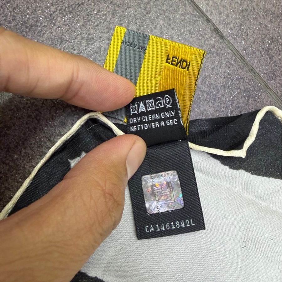 Fendi 絲巾-4