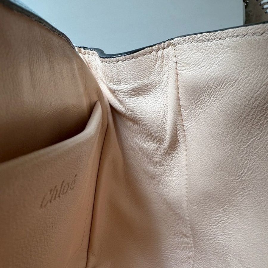 Chloe 鍊帶米白駝拚色皮革珠珠口蓋包-18