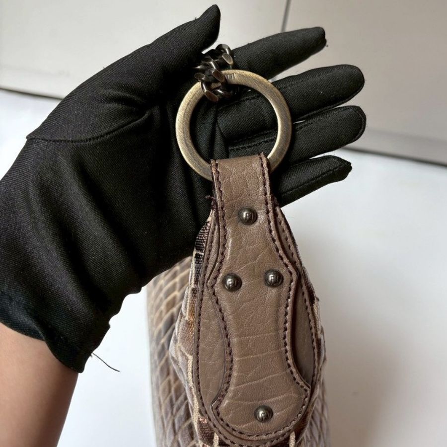 Fendi 古銅鍊帶金色鱷魚紋布小hobo 肩側包-8
