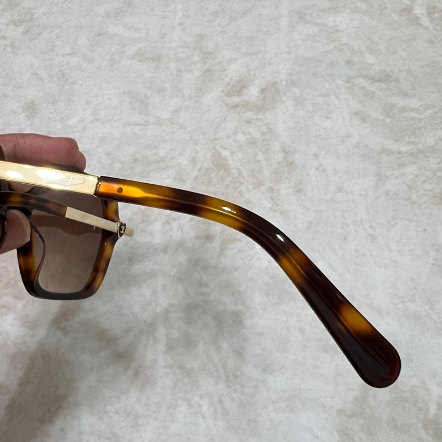 Chanel 琥珀色愛心logo太陽眼鏡為5521-A c.1758/8H。-3
