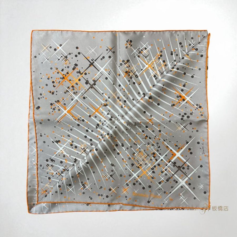 JS1048-Hermes灰底橘邊點點十字光芒方絲巾 90x90-3