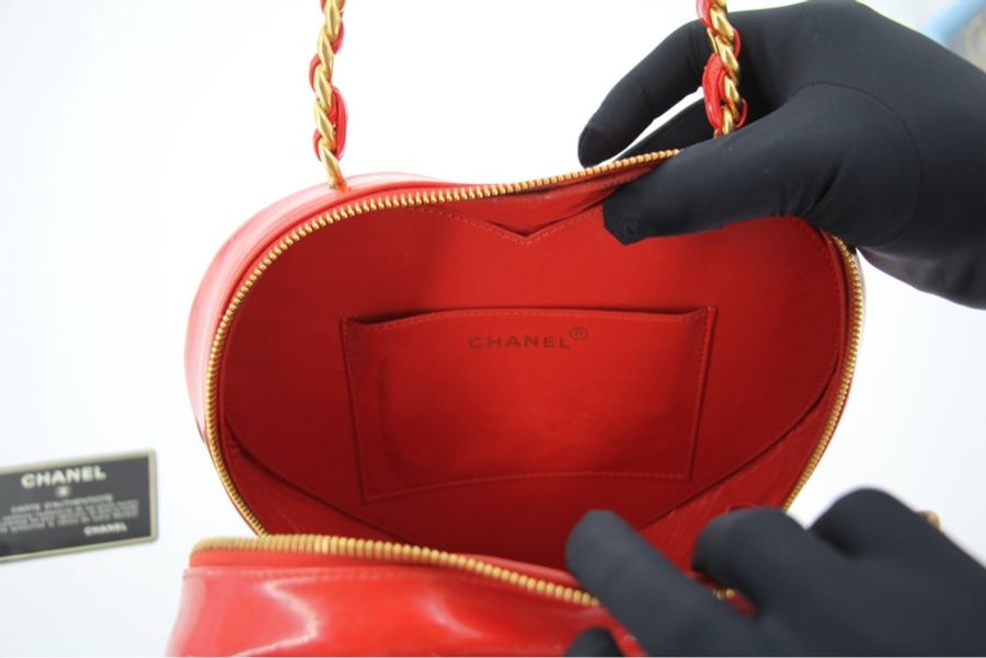 Chanel Vintage 1995 Leather Red Barbie Heart Vanity Handbag-16