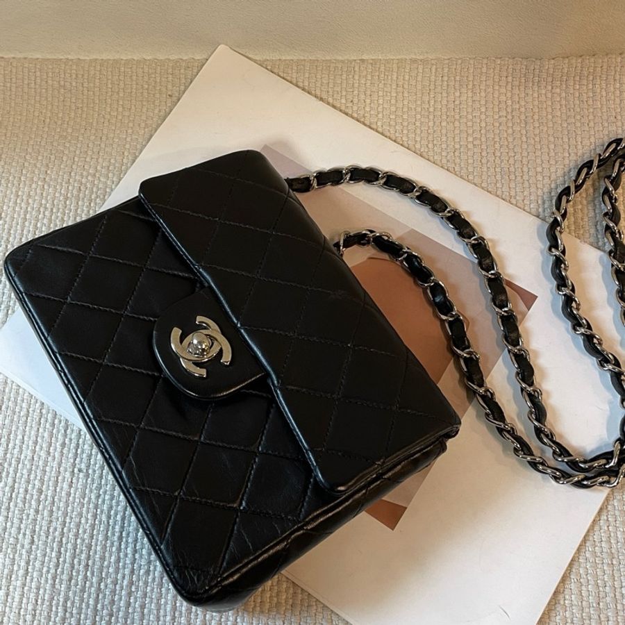 Chanel 黑銀小羊皮方胖子鏈條包-2