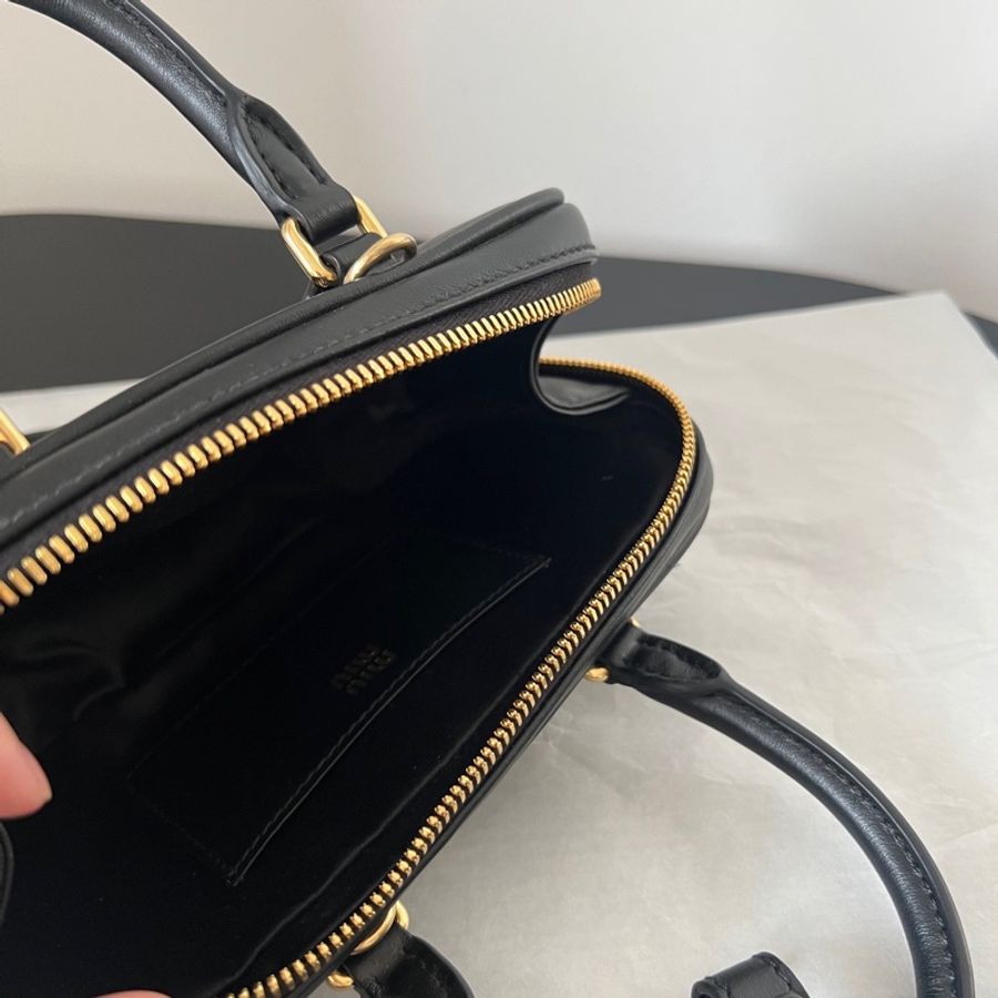 Miu Miu ARCADIE 新款mini保齡球包-11