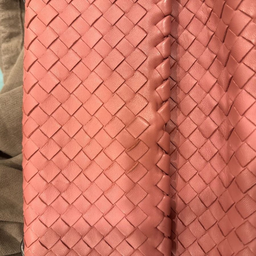 Bottega Veneta 皮革編織肩背鍊包 豆沙色-24