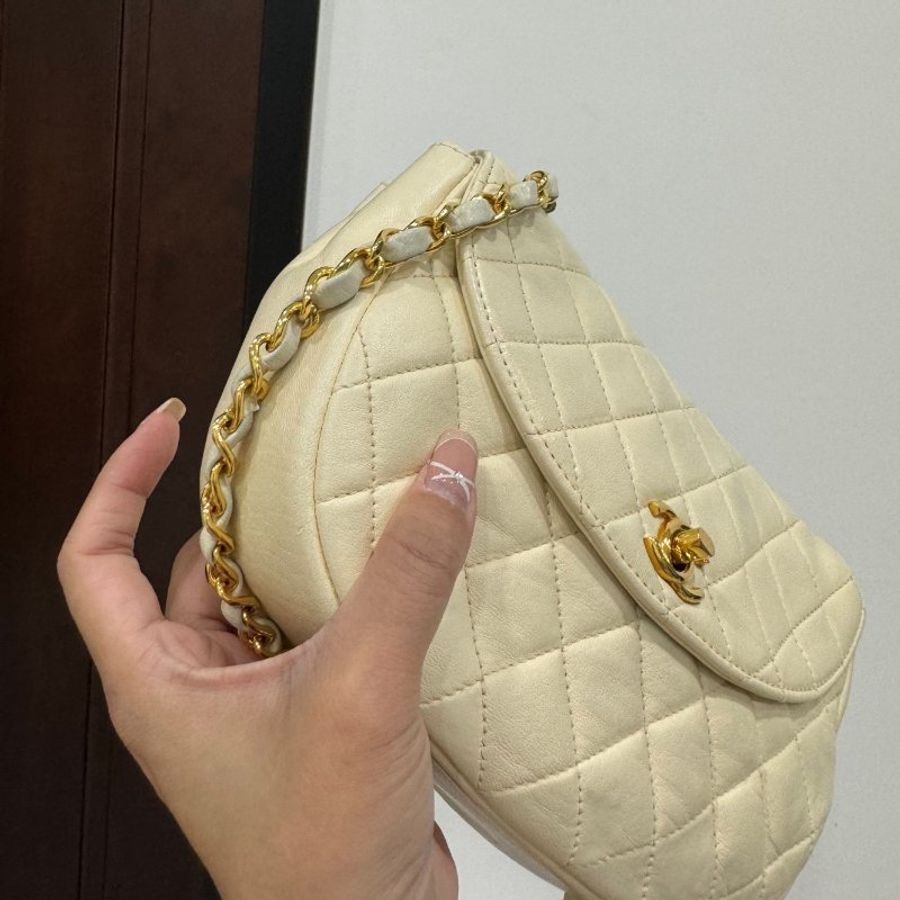 chanel 香奈兒 vintage 米黃 卡其 半月包 肩背包 鏈帶包 鍊條包 斜背包 側背包-10