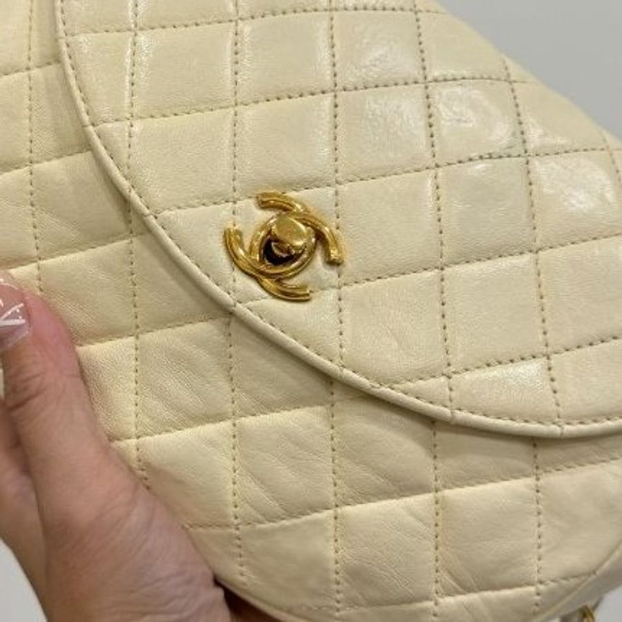 chanel 香奈兒 vintage 米黃 卡其 半月包 肩背包 鏈帶包 鍊條包 斜背包 側背包-37