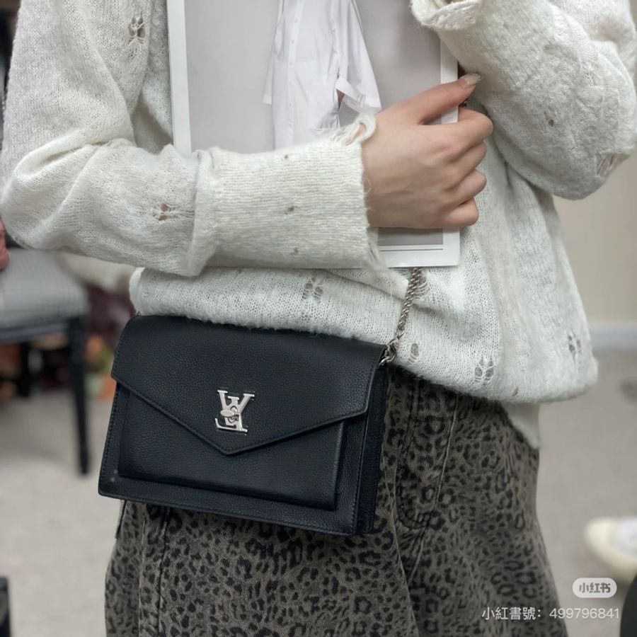大全配🈶️台灣購證❤️ lv #lockme #黑銀 #牛皮 #woc-0