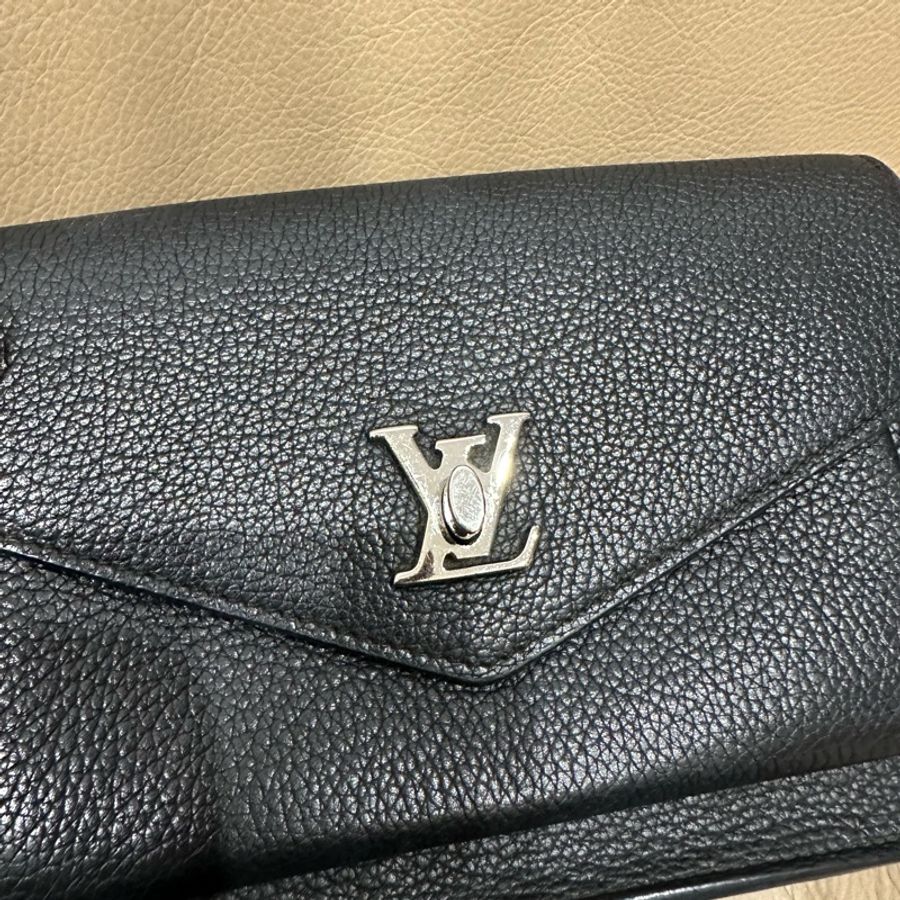 大全配🈶️台灣購證❤️ lv #lockme #黑銀 #牛皮 #woc-21