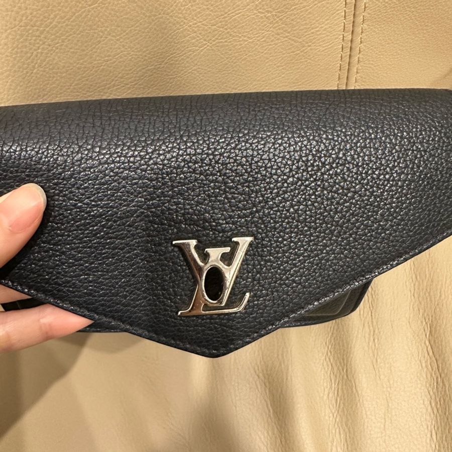 大全配🈶️台灣購證❤️ lv #lockme #黑銀 #牛皮 #woc-22