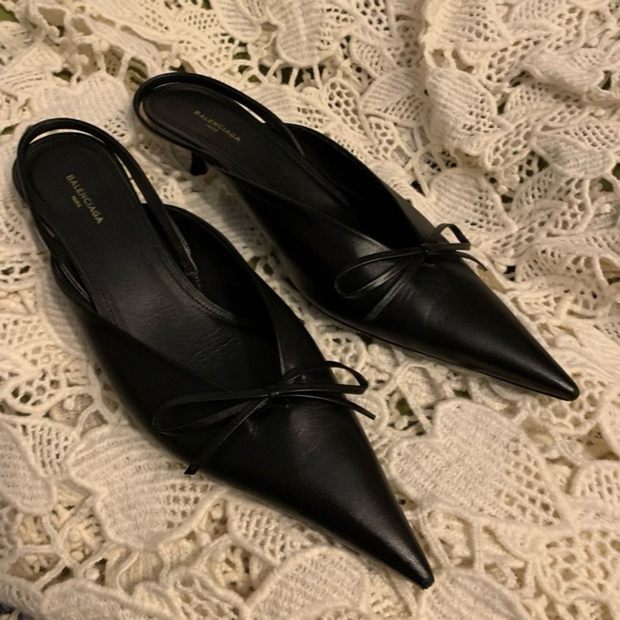 巴黎世家Balenciaga黑色皮革尖頭蝴蝶結 後繫帶扣腳踝高跟鞋37 穆勒鞋-0