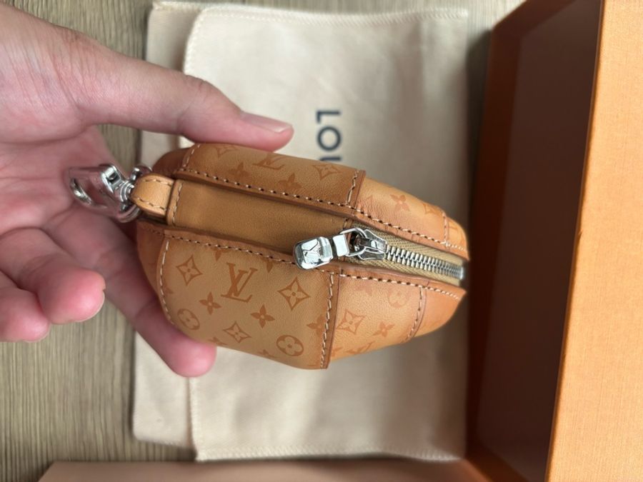 LV 牛角麵包 M01858 吊飾-5