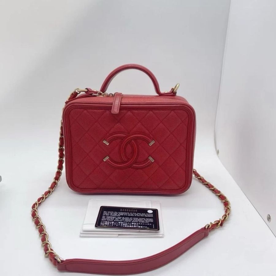 香奈兒Chanel Filigree Vanity Case Quilted Caviar 中號 紅色相機包 單肩包 斜挎包-0