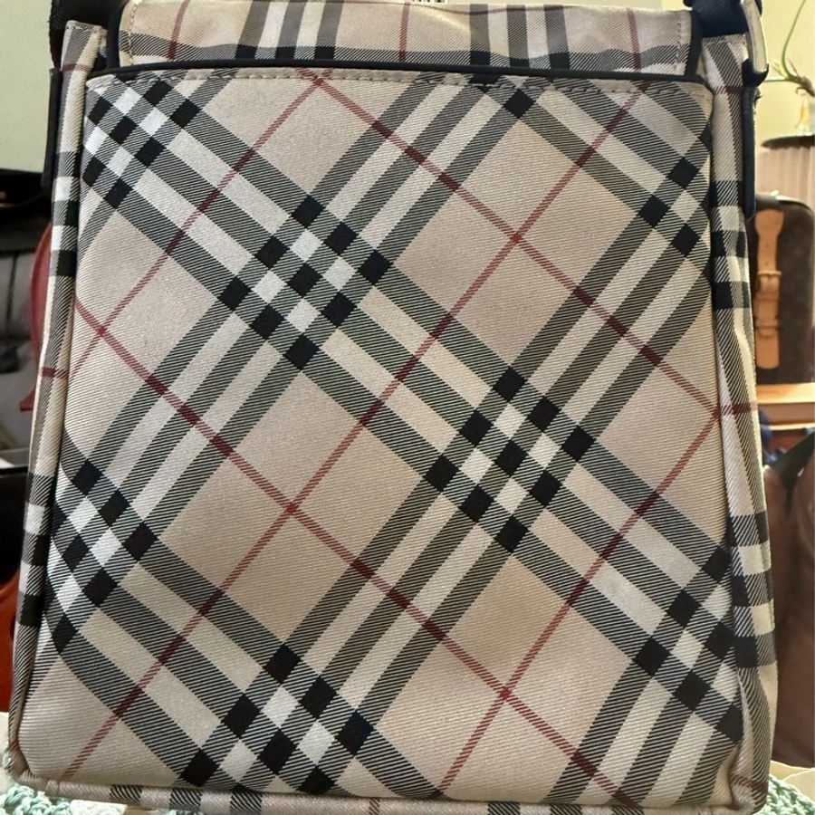 🌸 🩶 【BURBERRY 經典格紋尼龍斜背包】 |經典款-4