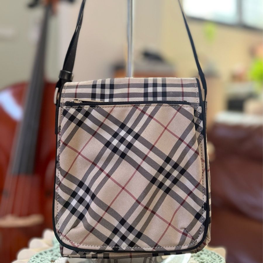 🌸 🩶 【BURBERRY 經典格紋尼龍斜背包】 |經典款-5