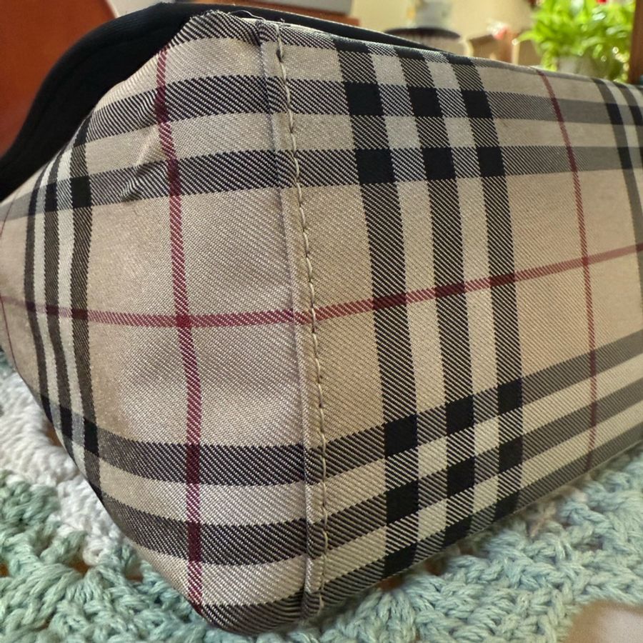 🌸 🩶 【BURBERRY 經典格紋尼龍斜背包】 |經典款-14