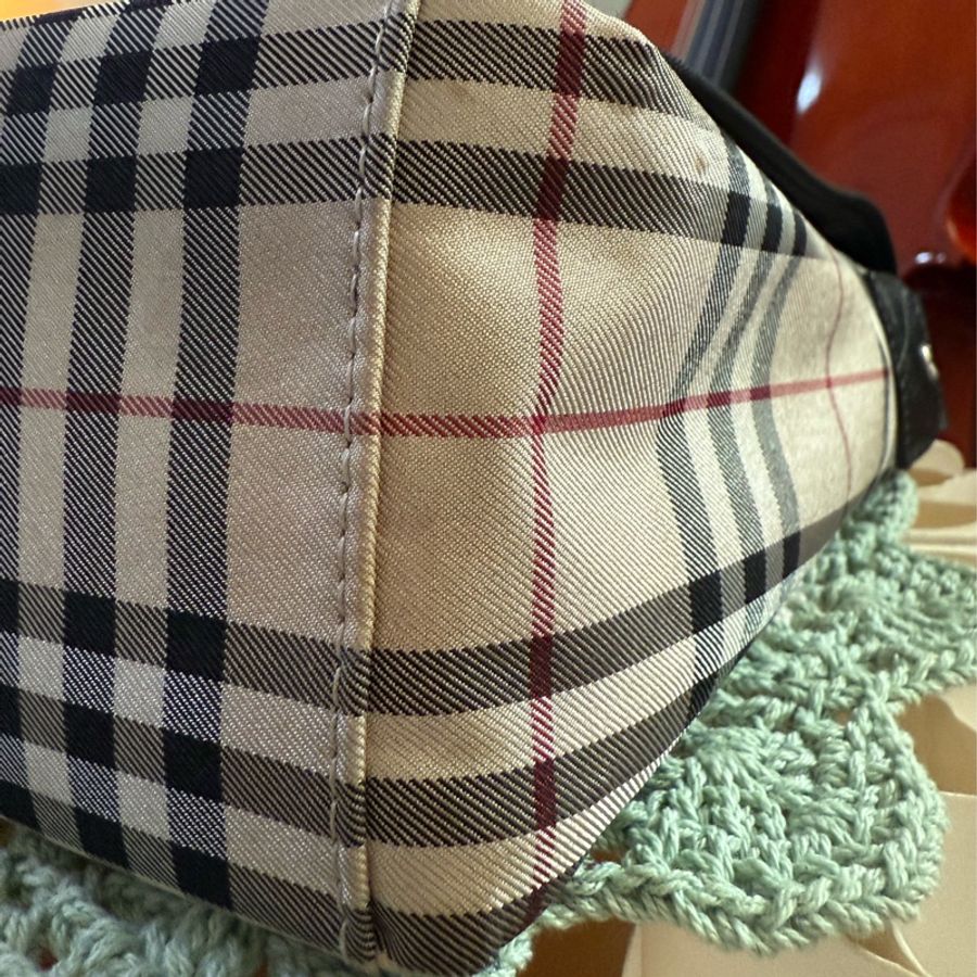 🌸 🩶 【BURBERRY 經典格紋尼龍斜背包】 |經典款-32