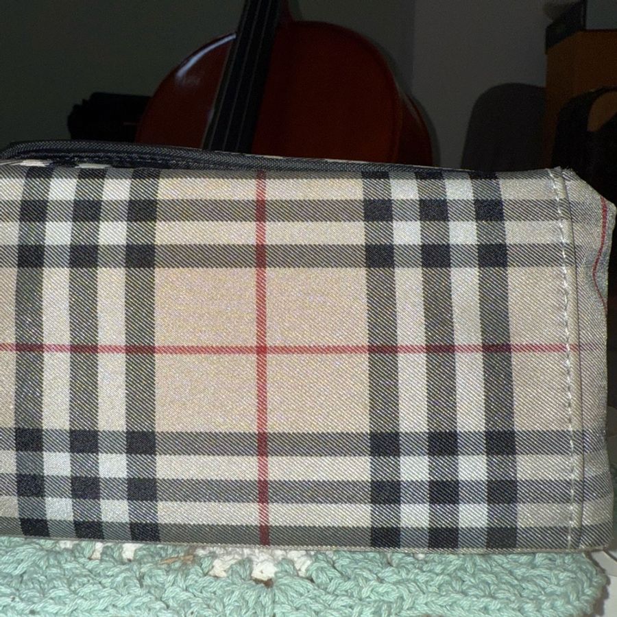 🌸 🩶 【BURBERRY 經典格紋尼龍斜背包】 |經典款-33