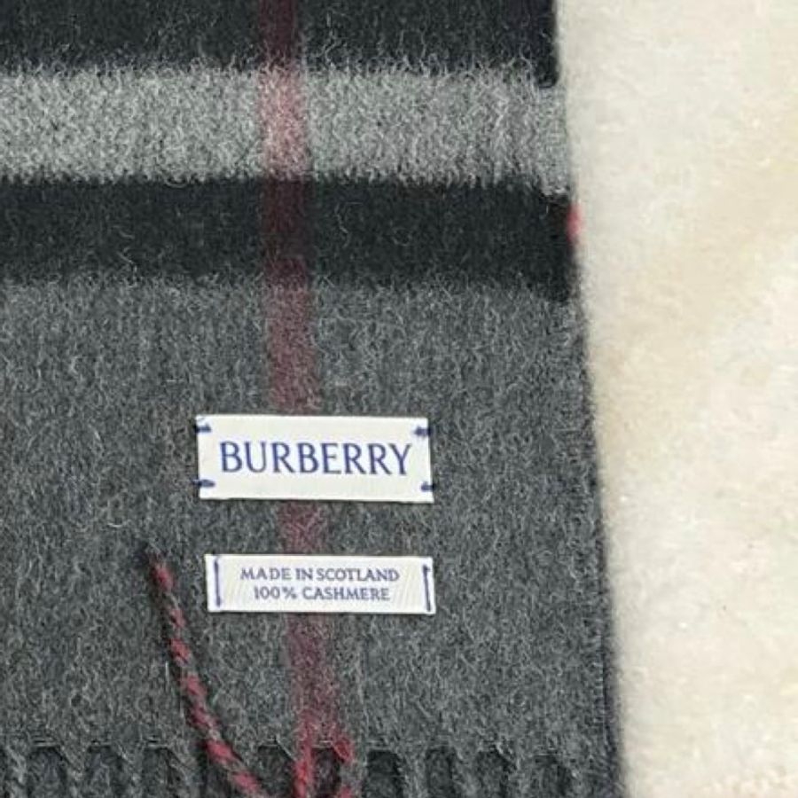 Burberry cashmere grey scarf-4