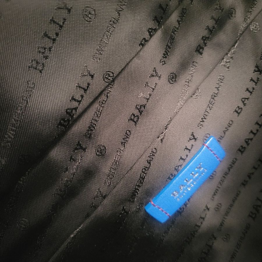 Bally （最後降價）斜揹包 胸包 男生 女生（絕版品）全新-11