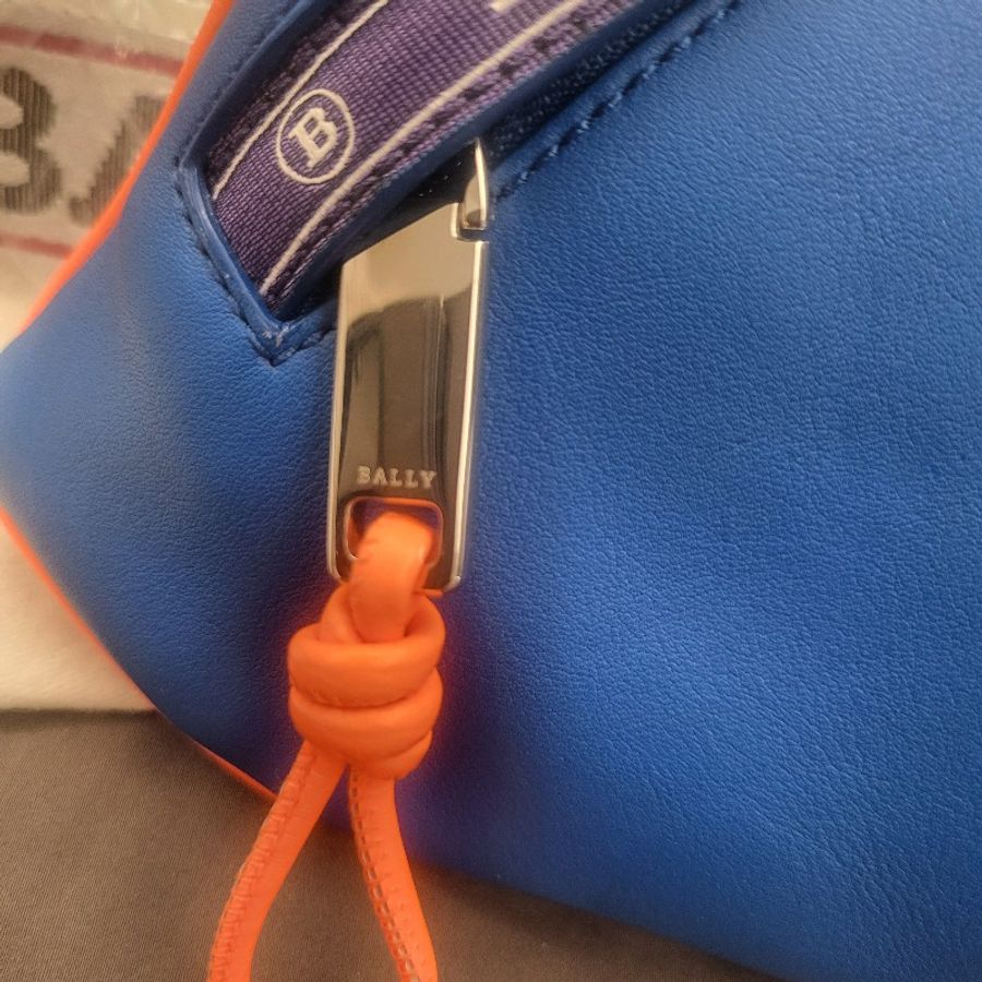 Bally （最後降價）斜揹包 胸包 男生 女生（絕版品）全新-12