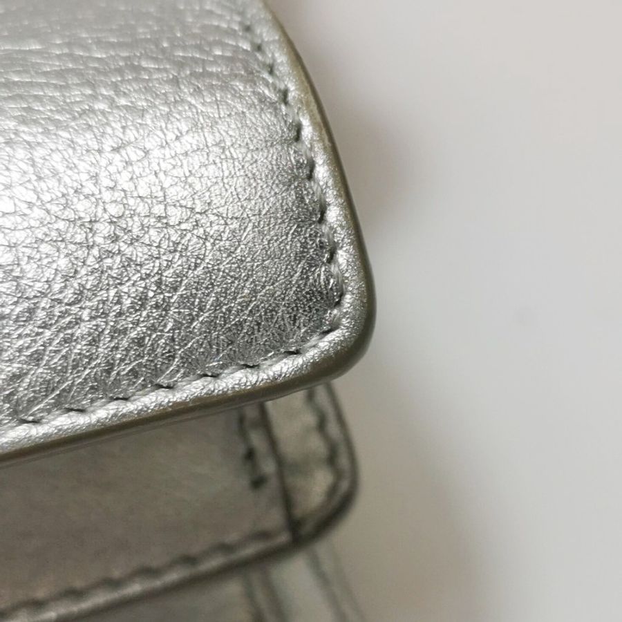 Fendi Kan I迷你牛皮鉚釘封扣單肩包-16