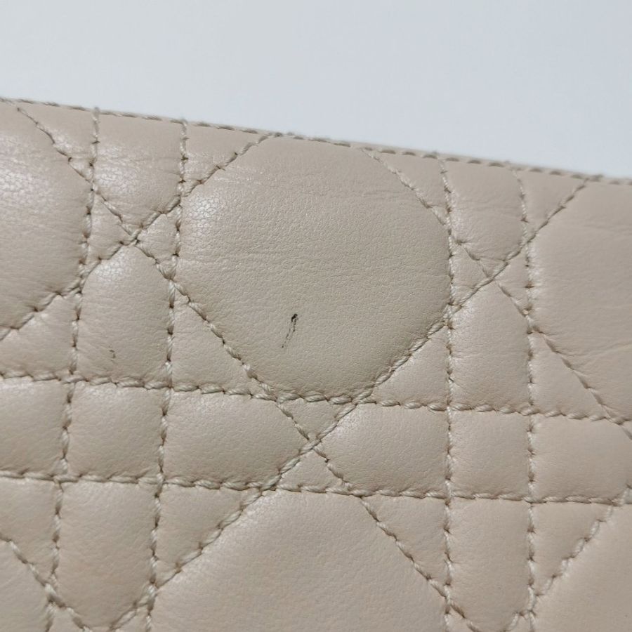 Dior Lady Dior 戴妃包羊皮純色藤格紋 Logo 字母吊飾卡包-13
