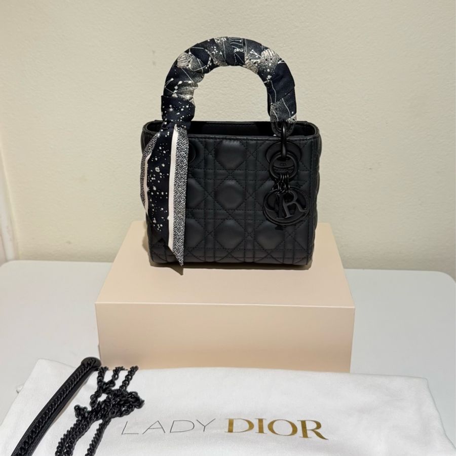 Lady Dior 黑色啞光 Cannage 含Dior絲巾-0