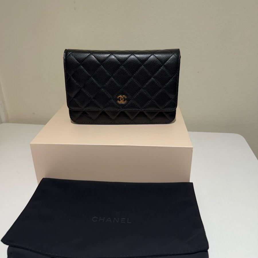 Chanel WOC 黑金-1