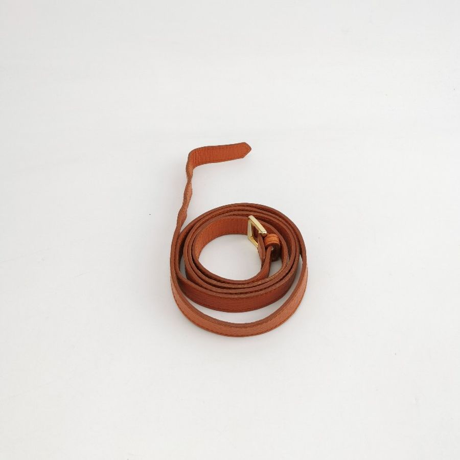 Loewe Barcelona牛皮純色三角形封扣斜挎包-9