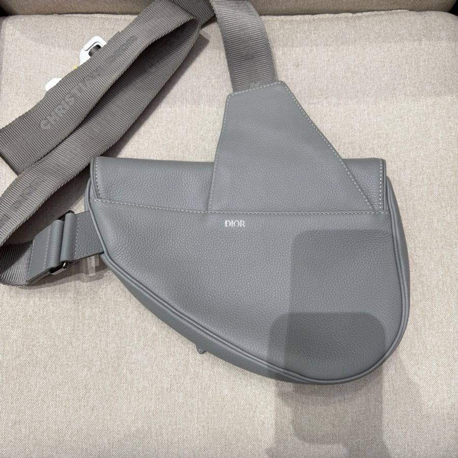 Dior 灰色1947馬鞍胸包 尺寸約27*20*4 22年-1