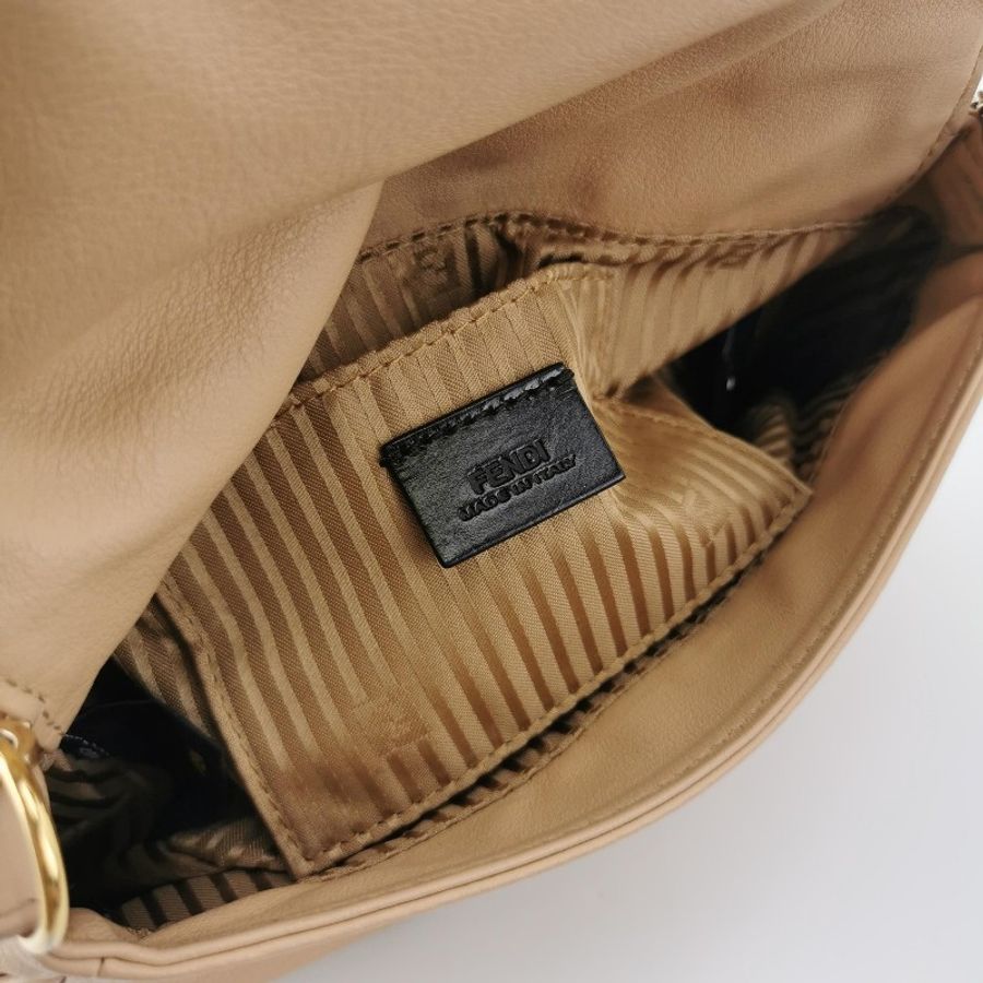Fendi 牛皮純色斜挎包單肩包-6