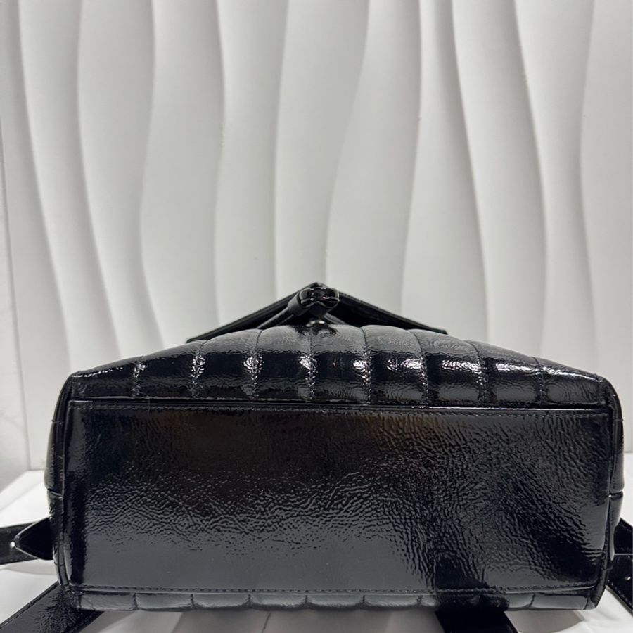 YSL 聖羅蘭黑銀V紋牛皮LouLou雙肩包,油臘皮-4