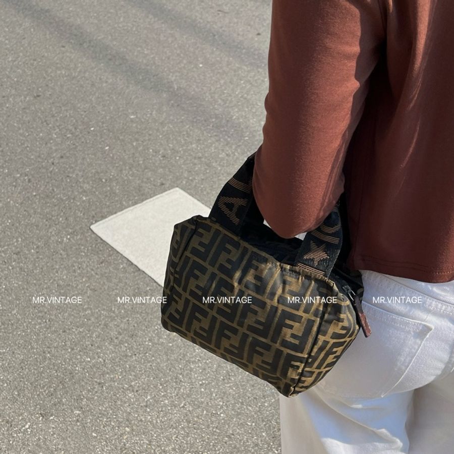 🏷️ Fendi 老花手提包-1