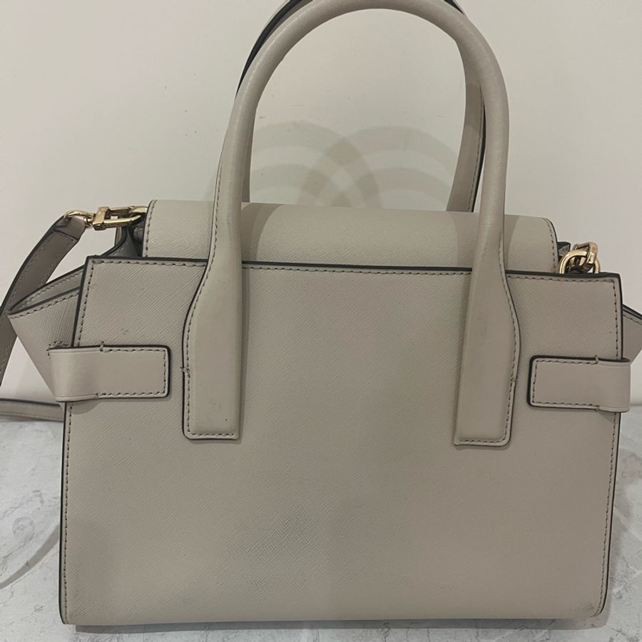 Michael Kors 皮革米灰色 肩背及側背包 9成新 除了背帶背面那有些使用痕跡外-7